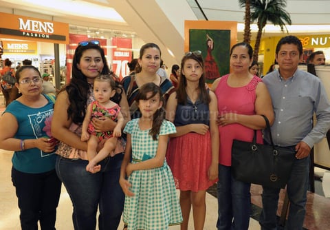 13072017 María Isela, Andrea, Mariel, Dora, Vianca, Blanca, Francisca y Luis.