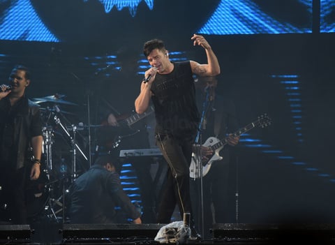 Al ritmo de 'Mr. Put It Down', Ricky encendió motores, seguido de 'This is good' y 'Drop It On Me'.