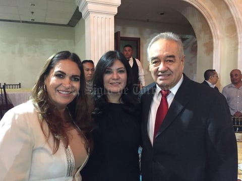 17072017 FESTEJAN EL DíA DEL ABOGADO.  Flor, Olga y Manlio.
