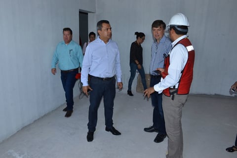 Hicieron un recorrido por la obra.