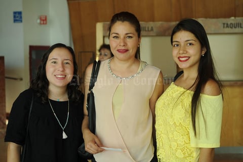 20072017 Valeria, Laura y Adriana.