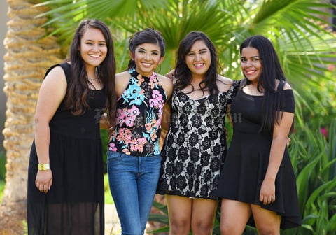 20072017 CELEBRA SUS XV AñOS.  Natalie Soto Chairez acompañada de sus amigas: Zayra Rodríguez, María José Moyeda y Cassandra Montaño.