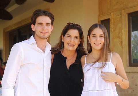 Ricky, Martha y María Martha