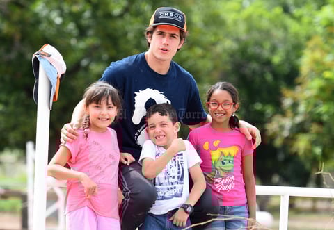 Emilio, Rodrigo, Sofía y Dafne