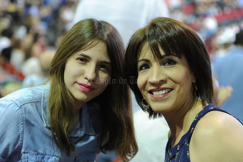 Luisa con su hija, Luisa