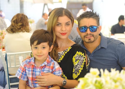 Alessandro, Cris y David