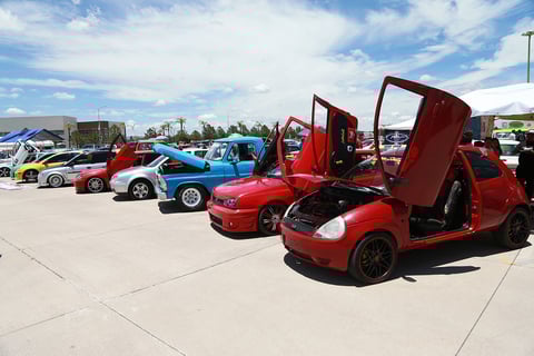 El estacionamiento uno de la Fenadu fue escenario de una gran convivencia en donde se premió a los 100 mejores carros que se exhibieron.