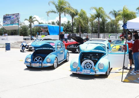 Una fiesta de color y ritmo fue la que se vivió el Car Show de la Fenadu.