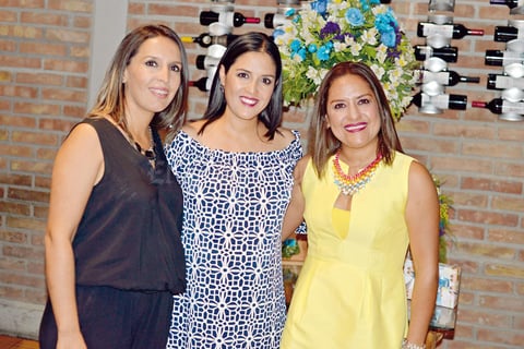 23072017 EN FESTEJO.  Miriam, Marcela y Valeria Ayala.