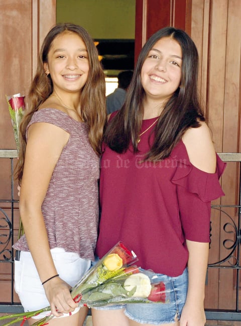 23072017 MUY CONTENTAS.  Viviana y Victoria.