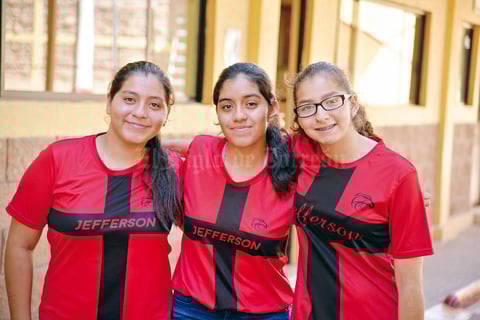 24072017 COMPAñERAS.  Angélica, Andrea y Monse.