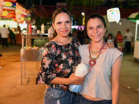 26072017 Cristal y Cristina Salazar.
