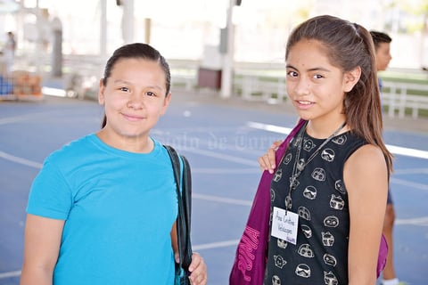 26072017 EN EL COLE.  Marifer y Cristina.