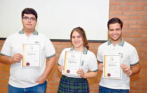 29072017 ALUMNOS DESTACADOS.  Daniel, Gladys y Raúl.