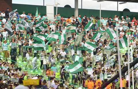 El Estadio Corona estuvo a reventar.