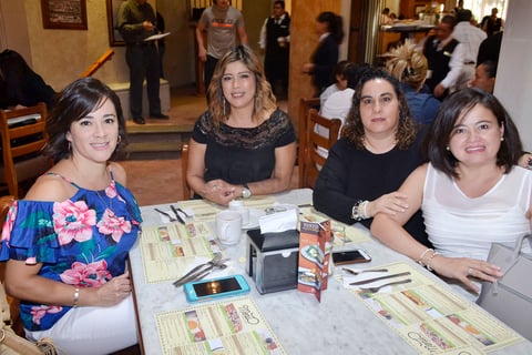 Ivonne García, Olivia González, Lorena García y Claudia Portillo.