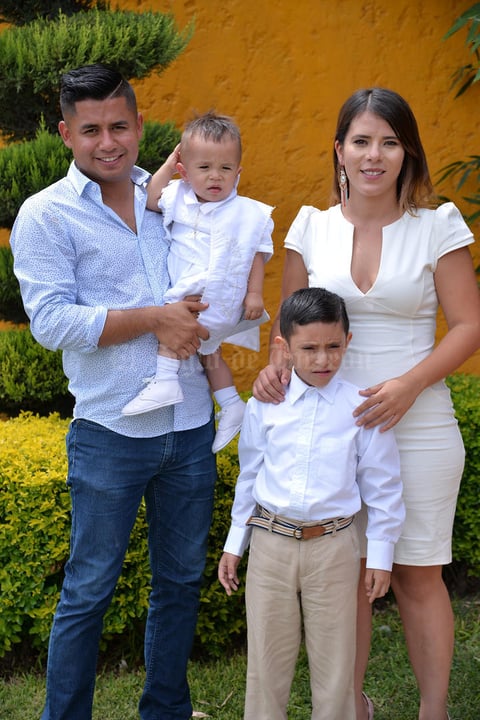 30072017 Marco, Santiago, su hermano y Karime.