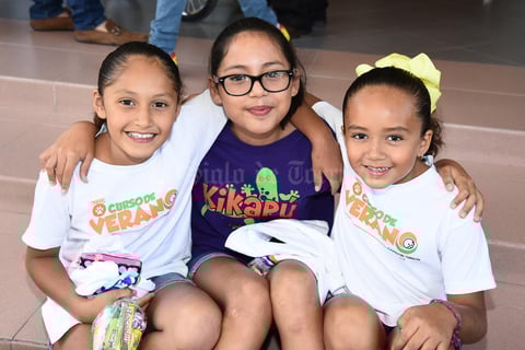 01082017 Ana Paula, Ximena M. y Ximena B.