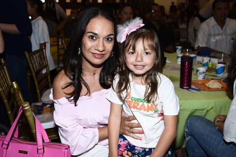 01082017 Valeria Durán y Valeria Correa.
