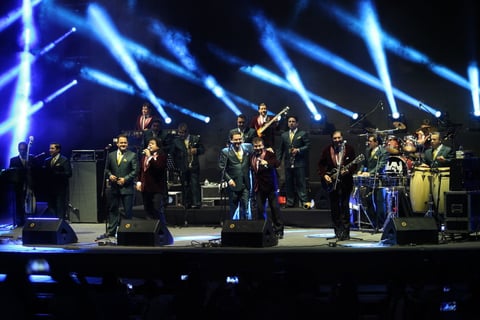 Los Ángeles fueron quienes abrieron la presentación.