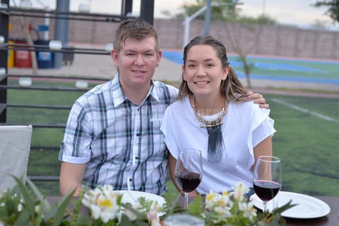 05082017 EN RECIENTE EVENTO.  Néstor y Paulina.