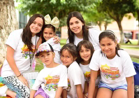 Bárbara, Lore, Ara, Krista, Kamila, Sabrina y Paola