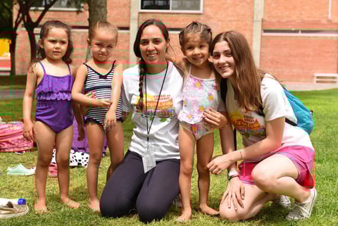 Gisela, Elizabeth, Anais, Cecy y Valeria