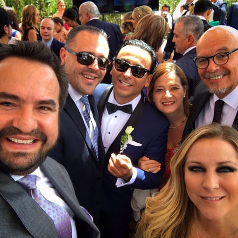 Amigos de Adal y de Karla compartieron vía redes sociales fotografías de la boda.