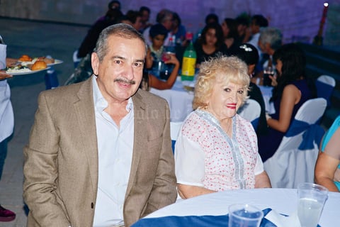 06082017 Carlos González Montemayor y Angélica Sánchez Álvarez.