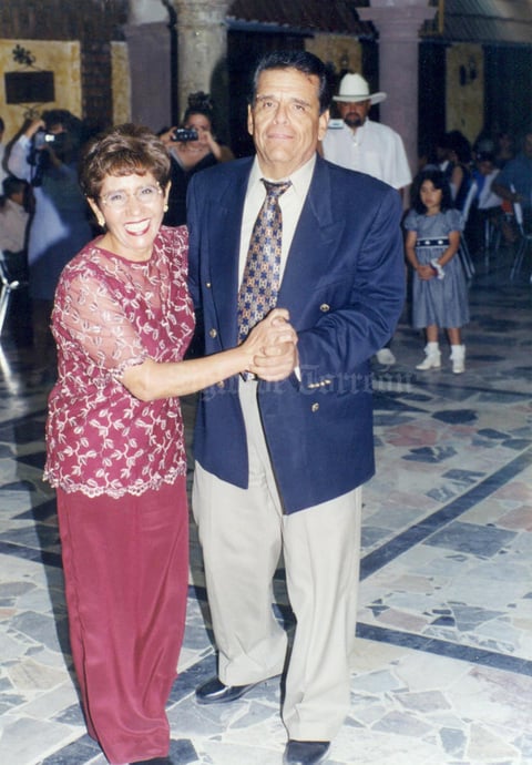 09082017 Amado Martínez Landa (f) y su esposa, María Teresa Fernández de Martínez, en evento social.