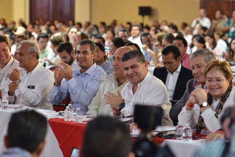 Al ser cuestionado sobre la corrupción y el caso del exgobernador Javier Duarte, aceptó que “algunos de los priistas han manchando la honorabilidad del Partido y por ello fueron expulsados”.
