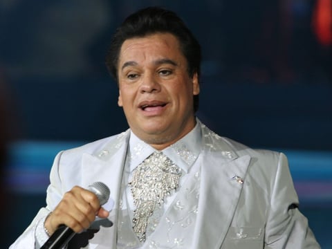 En el caso de Juan Gabriel, se dijo que había actuado para el narcotraficante Gilberto Rodríguez Orejuela, pero nunca se confirmó.