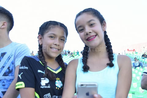 13082017 Mariana y Gaby.