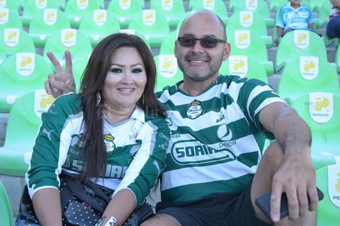 13082017 Alberto Castañón y señora.