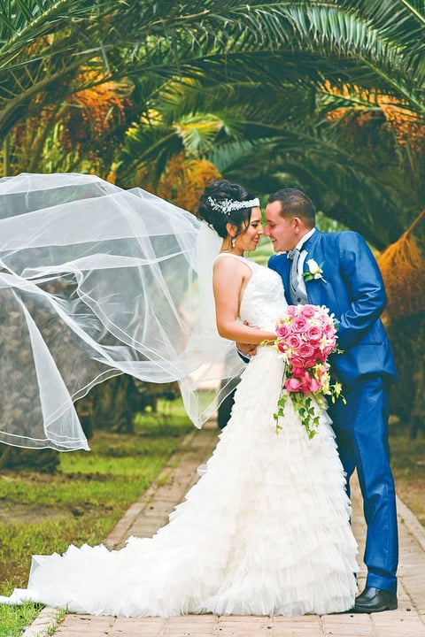 13082017 Marcela García de la Cruz e Ing. Jesús Castro García contrajeron matrimonio en la Capilla La Piedad el 28 de julio. Más tarde, ofrecieron una recepción en el Centro de Convenciones La Española, donde estuvieron acompañados por amigos y familiares.