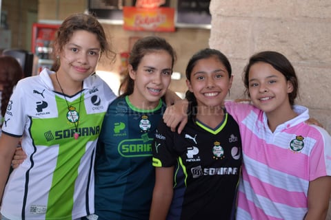 17082017 Mina, Sara, Sanna, Andrea y Luisa.