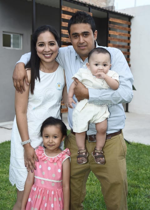 19082017 EN FAMILIA.  Daniela y Ángel con Natalia y Demián.