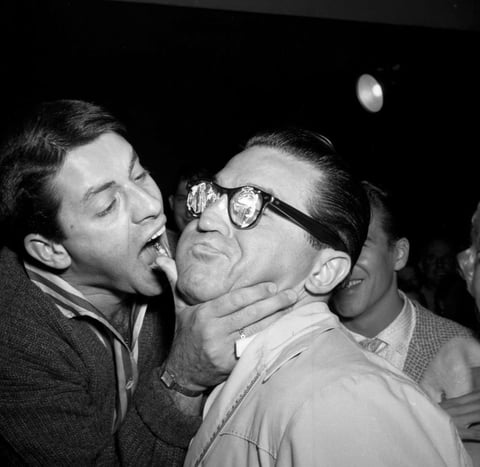Lewis fue una gran influencia para Jim Carrey y otros artistas bufonescos. También fue conocido como anfitrión del teletón del Día del Trabajo para la Asociación de Distrofia Muscular, donde bromeaba, recordaba y presentaba invitados, compartía historias sobre niños enfermos y concluía con su himno personal: la balada You'll Never Walk Alone.