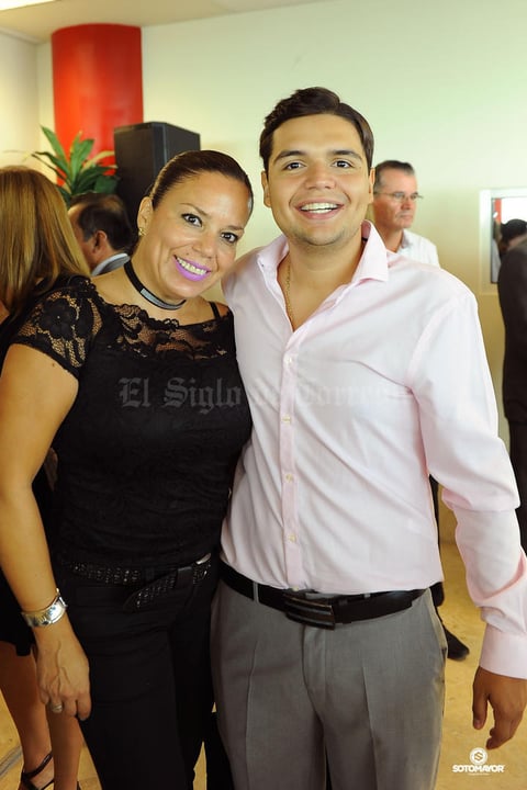 21082017 Gera Sotomayor con su hijo, Jorge.
