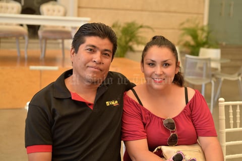 21082017 Juan Carlos y Mayra.