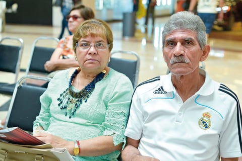 21082017 EN EL MALL.  Martha y Raúl.