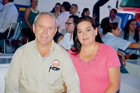 21082017 EN RECIENTE EVENTO.  Ricardo y Esther.