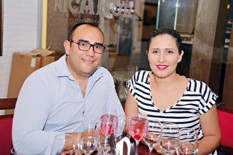 25082017 MUY CONTENTOS.  Eugenio y Analía.