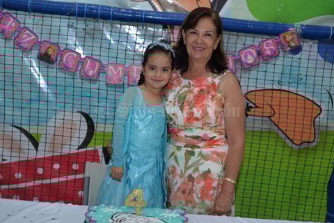 30082017 CUMPLE 4 AñOS.  Karen y Cynthia.