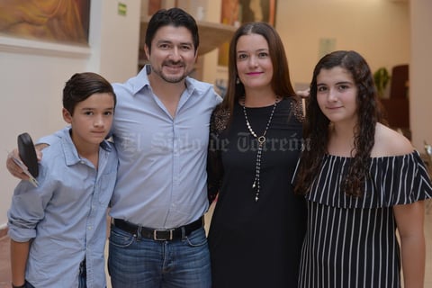 31082017 Lalo, Eduardo, Nadia y Regina.
