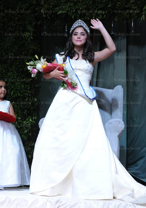 En el inicio de las festividades, se coronó a Jimena Limones como la Reina de la Feria de Torreón.