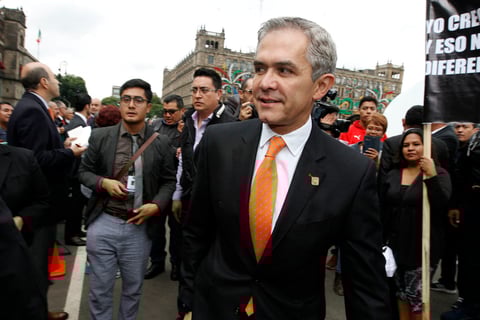 Hasta el Palacio Nacional arribó el jefe de Gobierno, Miguel Ángel Mancera.