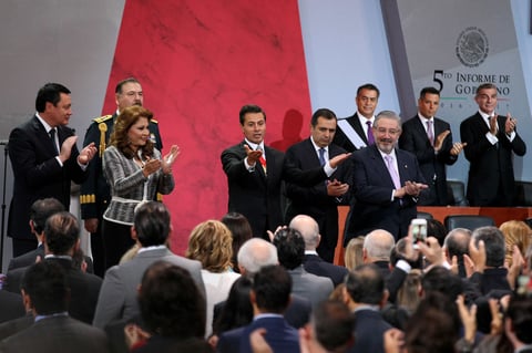El titular del Ejecutivo presentó su informe conformado por cinco ejes que fijó al inicio de su administración, que son: un México en paz, con educación de calidad, incluyente, próspero y con mayor responsabilidad global.