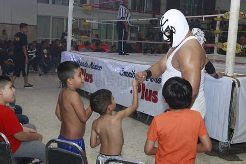 Los niños tuvieron la oportunidad de saludar a sus ídolos.