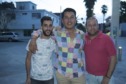04092017 DE PASEO.  Antonio, Toño y Óscar.